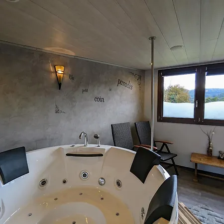 컨트리하우스 Roulotte Cosy Avec Kitchenette, Ruisseau Apaisant Et Espace Bien-etre, Nuit Insolite A - Fr-1-589-444