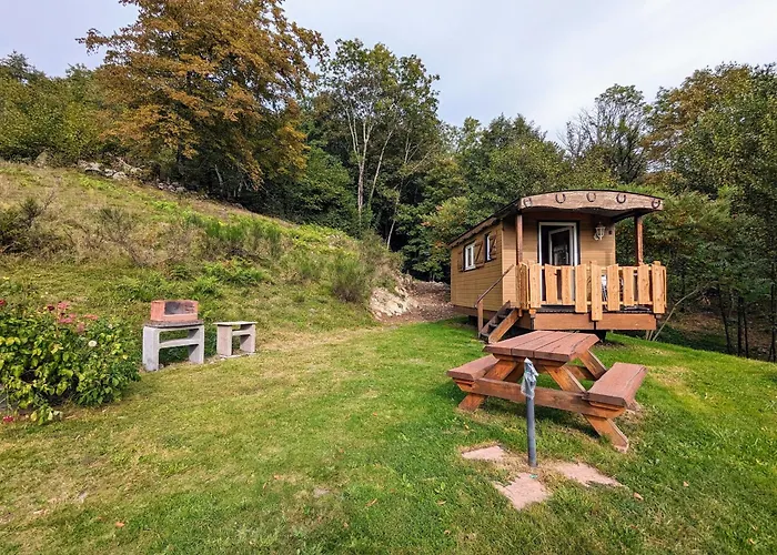 Dom wakacyjny Roulotte Cosy Avec Kitchenette, Ruisseau Apaisant Et Espace Bien-etre, Nuit Insolite A - Fr-1-589-444